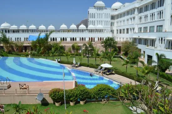 radisson blu udaipur min